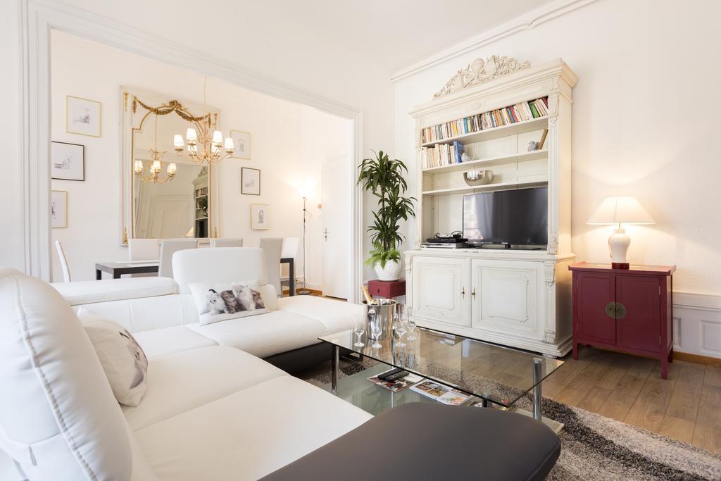 Apartment Center *